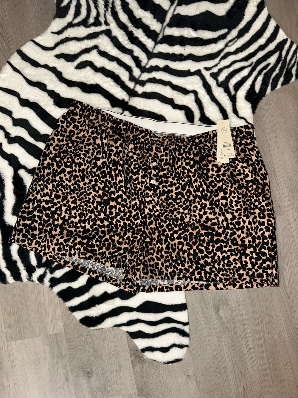 No Boundaries Gray & Cream Leopard Lounge Shorts